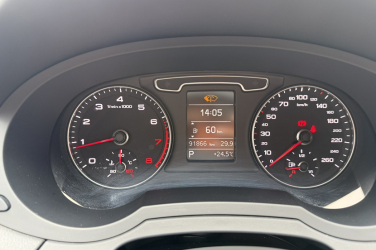 奥迪Q3 2015款 30 TFSI 舒适型中控内饰15