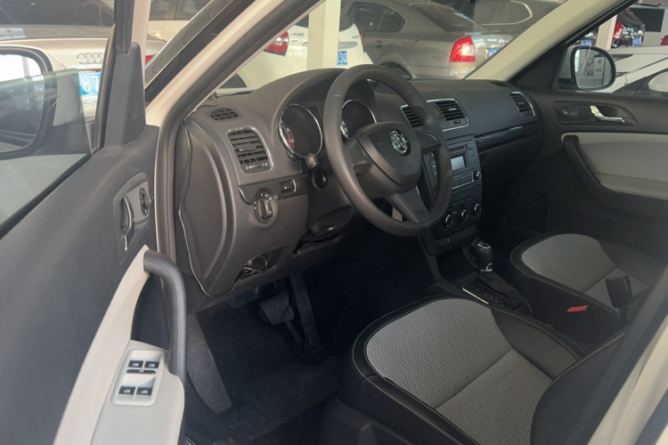 斯柯达 Yeti 2016款 1.4TSI DSG前行版中控内饰7002