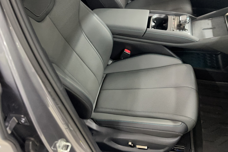 比亚迪 秦L 2025款 DM-i 智驾版 120KM超越型局部细节41