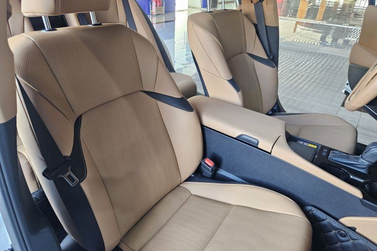 雷克萨斯ES 2025款 200 臻享版局部细节24