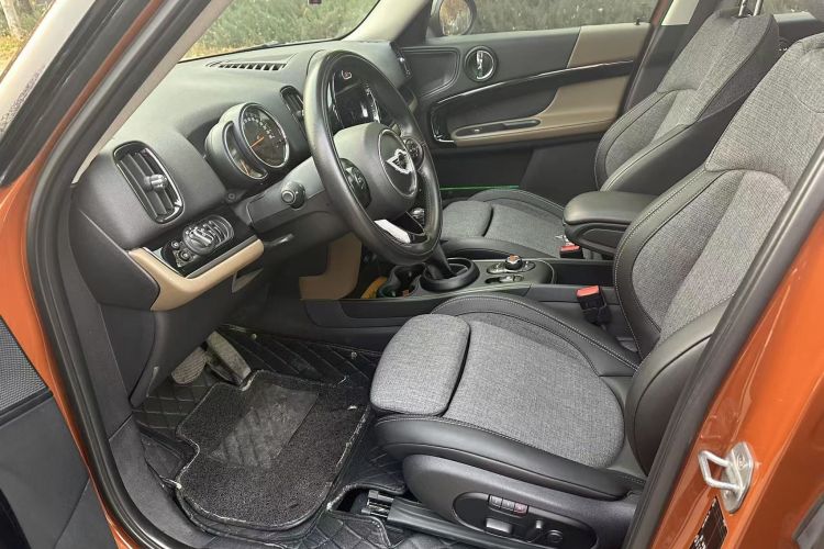 MINI Countryman 2018款 1.5T COOPER ALL4 经典派局部细节19