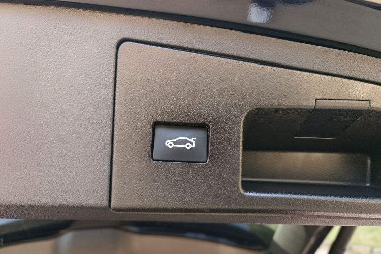 凯迪拉克XT4 2021款 28T 两驱技术型中控内饰7010