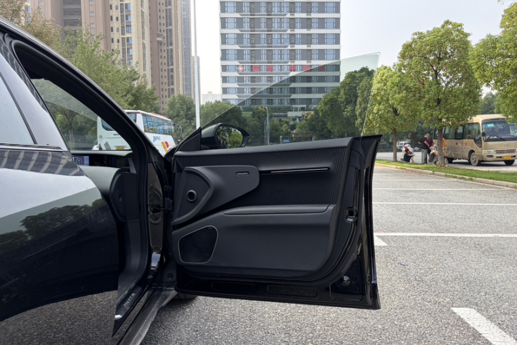 阿维塔12 2025款 Ultra增程版中控内饰7007