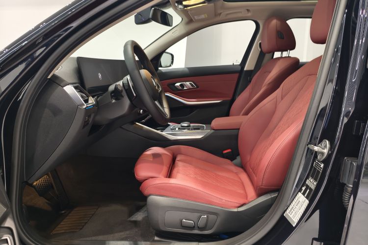 宝马3系 2024款 325Li M运动曜夜套装中控内饰7001