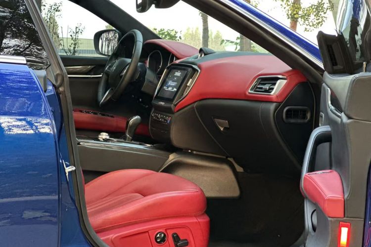 玛莎拉蒂 Ghibli 2017款 3.0T 标准版中控内饰7010