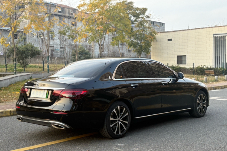 奔驰E级新能源 2022款 E 350 e L 插电式混合动力轿车车身外观6005
