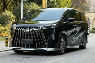 广汽传祺 传祺M8 2023款 宗师系列 400T 至尊版