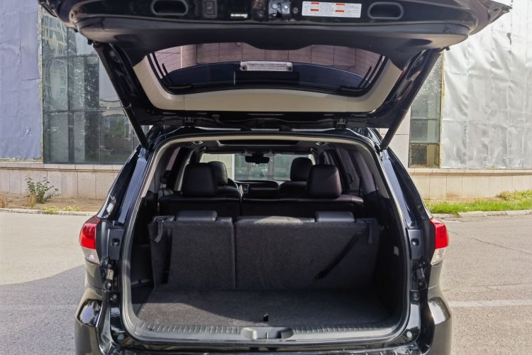 丰田 汉兰达 2018款 2.0T 四驱尊贵版 7座 国V中控内饰7011