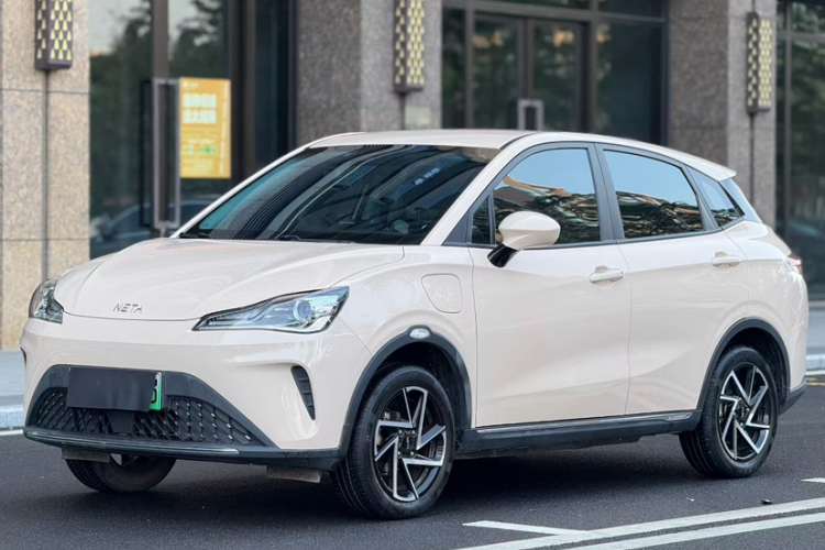 哪吒汽车 哪吒AYA 2023款 401 Lite车身外观6005