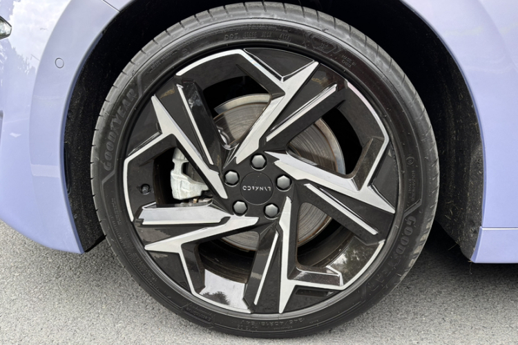 领克07 2024款 EM-P 126长续航 Ultra车身外观6006