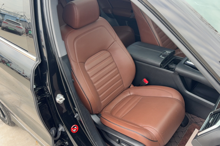 本田UR-V 2017款 370TURBO 四驱尊享版 国V局部细节41