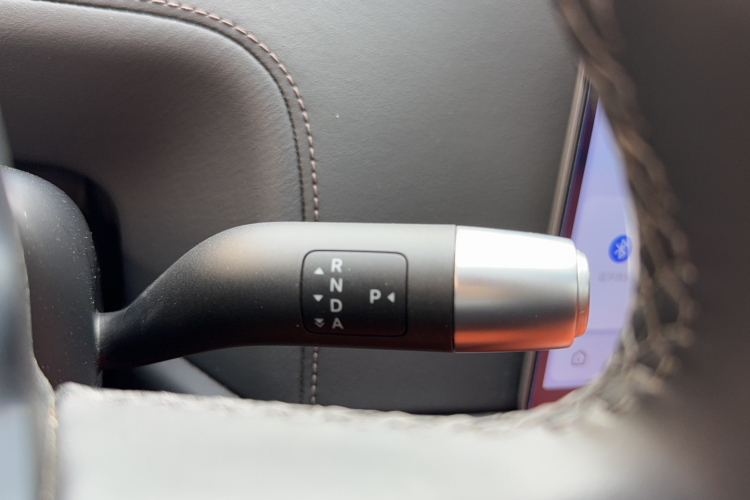 理想汽车 理想L9 2022款 Max局部细节18