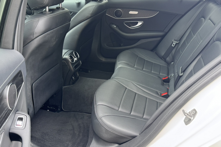 奔驰C级 2021款 C 200 L 时尚型运动版中控内饰7008