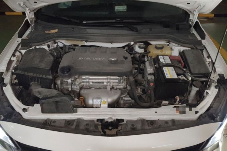 雪佛兰 科鲁泽 2022款 320 自动悦享天窗版中控内饰7004