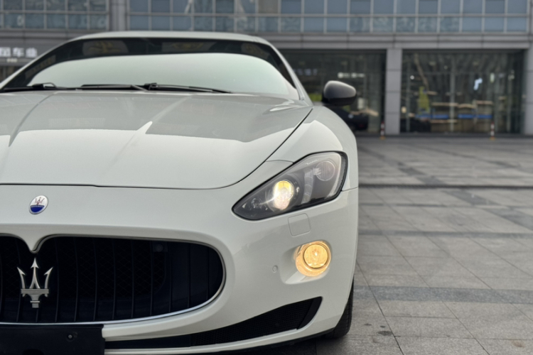 玛莎拉蒂 GranTurismo 2007款 4.2L 标准版局部细节9012