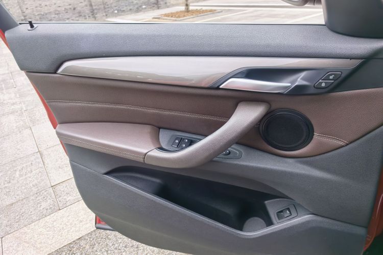 宝马X1 2019款 sDrive18Li 尊享型中控内饰7010