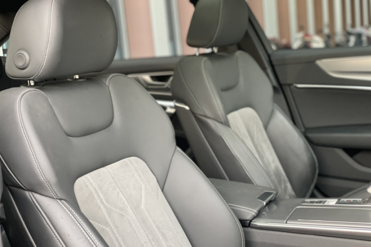 奥迪A6L 2024款 40 TFSI 豪华动感型中控内饰7004