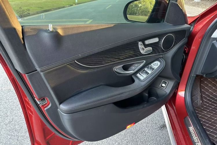 奔驰C级 2019款 改款 C 260 L 运动版中控内饰7012