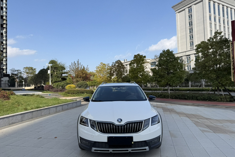 斯柯达 明锐 2019款 旅行车 TSI280 DSG豪华版 国VI车身外观6004