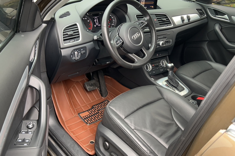 奥迪Q3 2016款 35 TFSI 典藏版 舒享型中控内饰7003