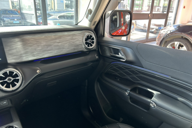 坦克300 2021款 越野版 2.0T 挑战者局部细节9012