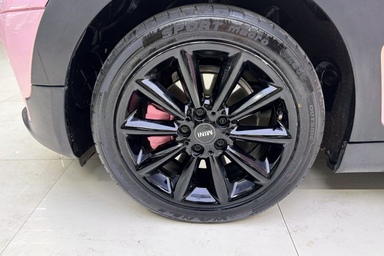 MINI Clubman 2016款 改款 1.5T COOPER 极客版车身外观6005