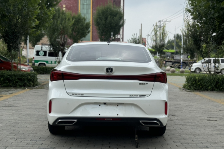 长安 逸动 2023款 畅享版 PLUS 蓝鲸NE 1.4T GDI DCT尊贵版车身外观6001