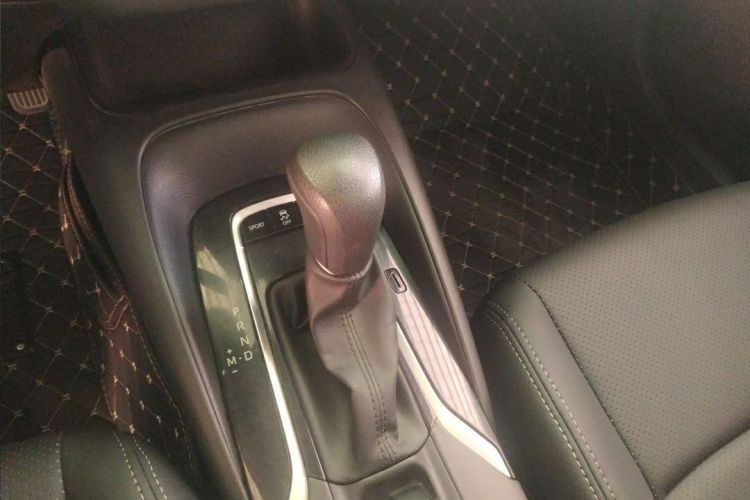 丰田 雷凌 2021款 185T CVT豪华版中控内饰7004