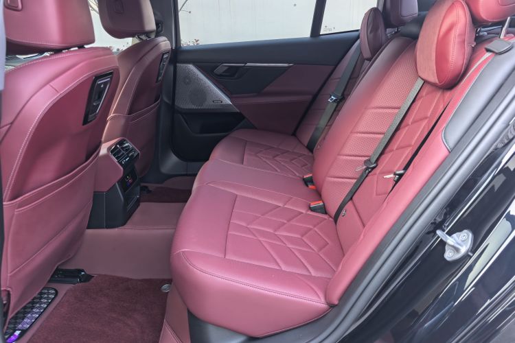 宝马5系 2025款 530Li 领先型 豪华套装中控内饰7004