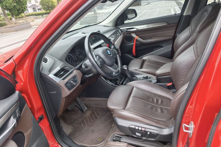 宝马X1 2019款 sDrive18Li 尊享型中控内饰7001