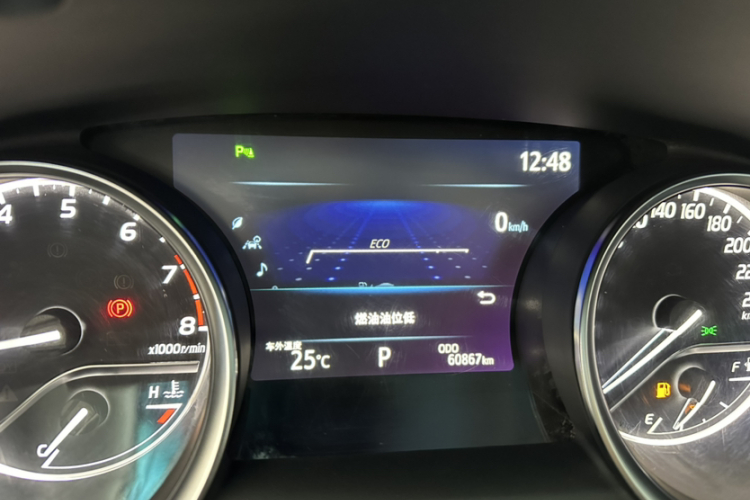 丰田 凯美瑞 2019款 改款 2.5G 豪华版中控内饰15