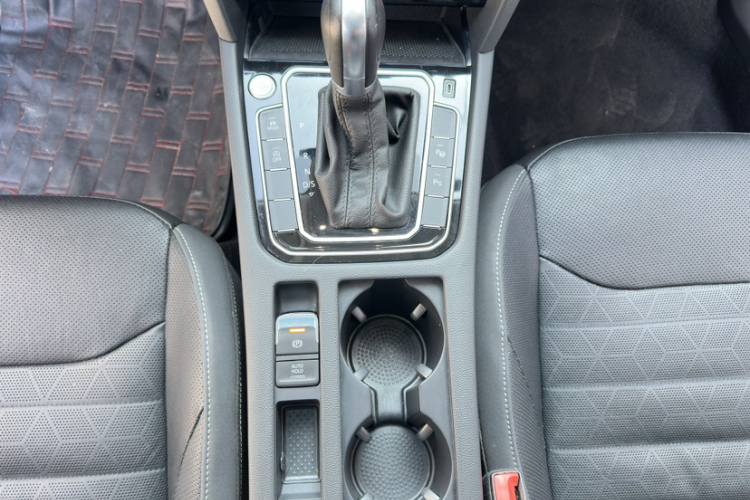 一汽-大众CC 2023款 380TSI 夺目版局部细节9008