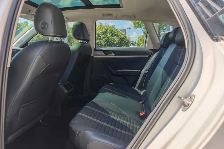 大众 朗逸 2019款 两厢 280TSI DSG舒适版 国VI中控内饰7003