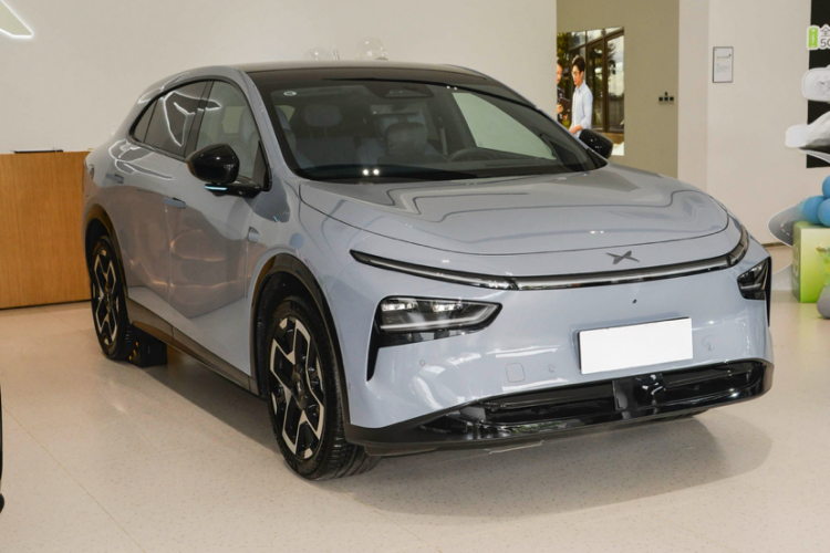 小鹏G7 2025款 702 超长续航 Max车身外观6005