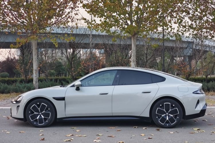 小米汽车 小米SU7 2024款 后驱长续航智驾版车身外观6008