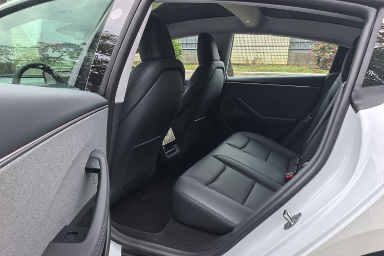 特斯拉 Model 3 2025款 改款 长续航后轮驱动版中控内饰7005