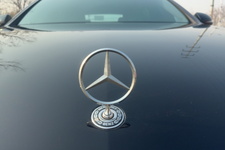 奔驰E级 2022款 E 260 L局部细节9001