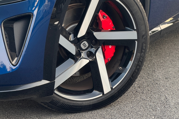 小米汽车 小米YU7 2025款 超长续航高性能四驱Max版车身外观6003