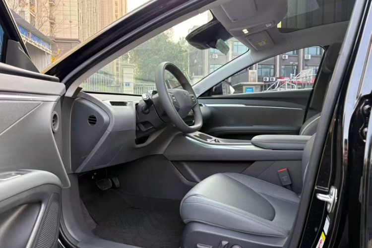 小鹏MONA M03 2025款 502 长续航 Max中控内饰7002