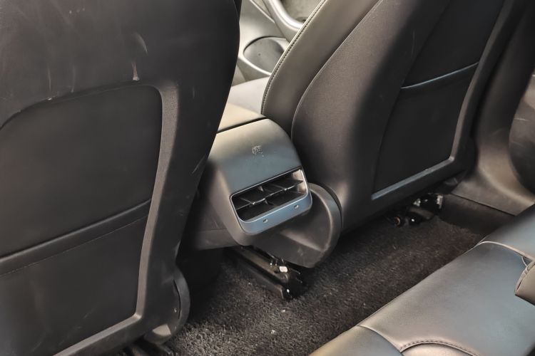 特斯拉 Model 3 2020款 标准续航后驱升级版中控内饰7012