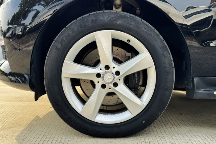 奔驰M级 2014款 ML 400 4MATIC动感型车身外观6007