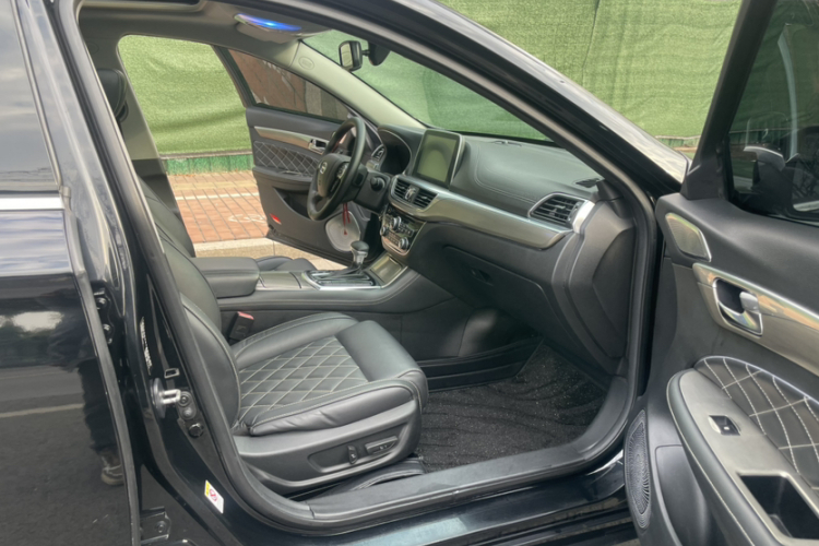 广汽传祺 传祺GA8 2017款 280T 尊享版中控内饰7003