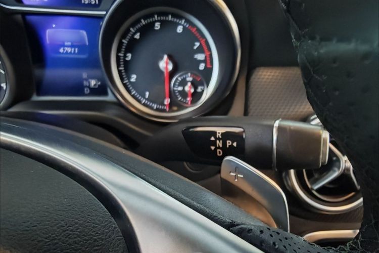 奔驰GLA 2019款 GLA 200 动感型中控内饰7008