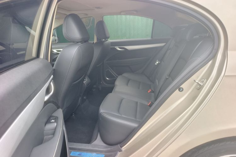 吉利汽车 帝豪 2018款 1.5L CVT向上互联版中控内饰7004