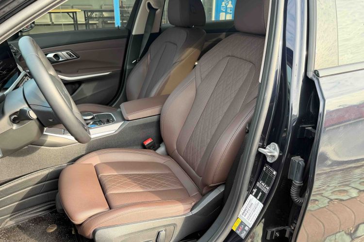 宝马i3 2024款 eDrive 40 L 曜夜套装中控内饰7008