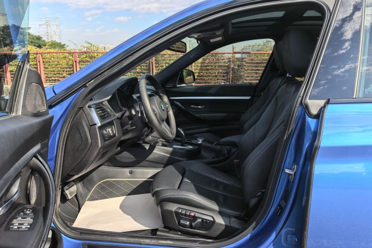 宝马3系GT 2019款  320i M运动曜夜版中控内饰7001