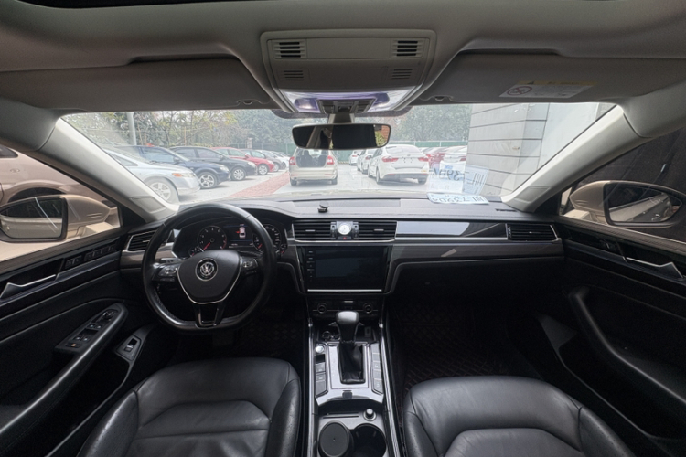 大众 辉昂 2018款 改款 380TSI 两驱商务版中控内饰7002