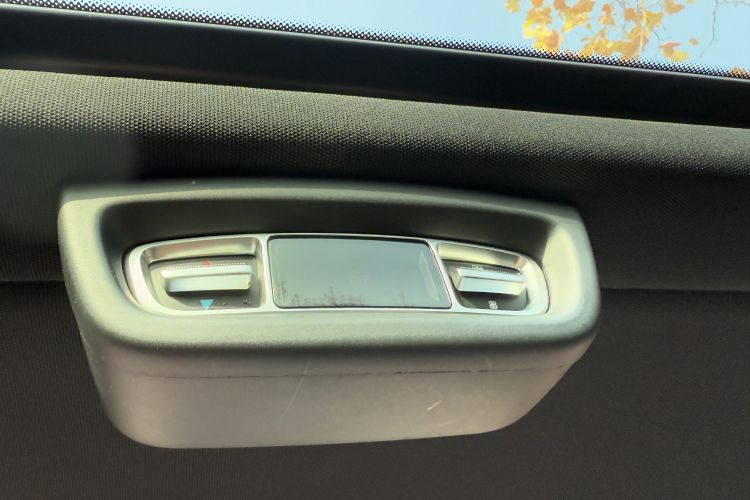 奔驰V级 2018款 V 260 AMG 运动版 国V中控内饰7010