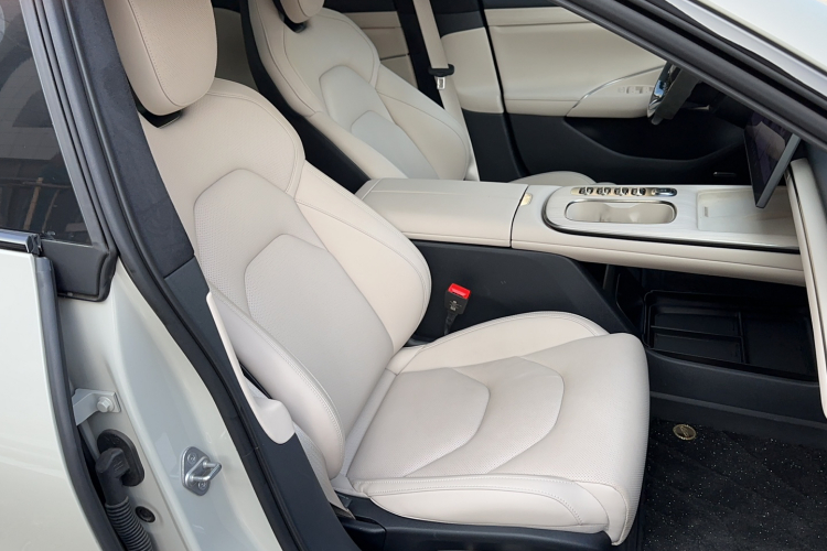 小米汽车 小米SU7 2024款 四驱超长续航高阶智驾Max版局部细节41