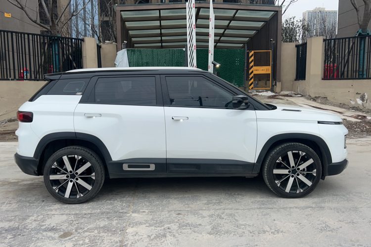 吉利汽车 吉利icon 2023款 1.5TD 巧克力醇巧版车身外观6002